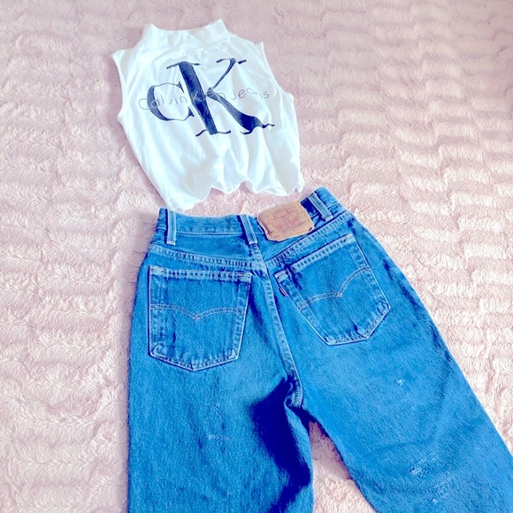 Distressed Vintage 501 Levi’s jeans - Picture 4 of 8